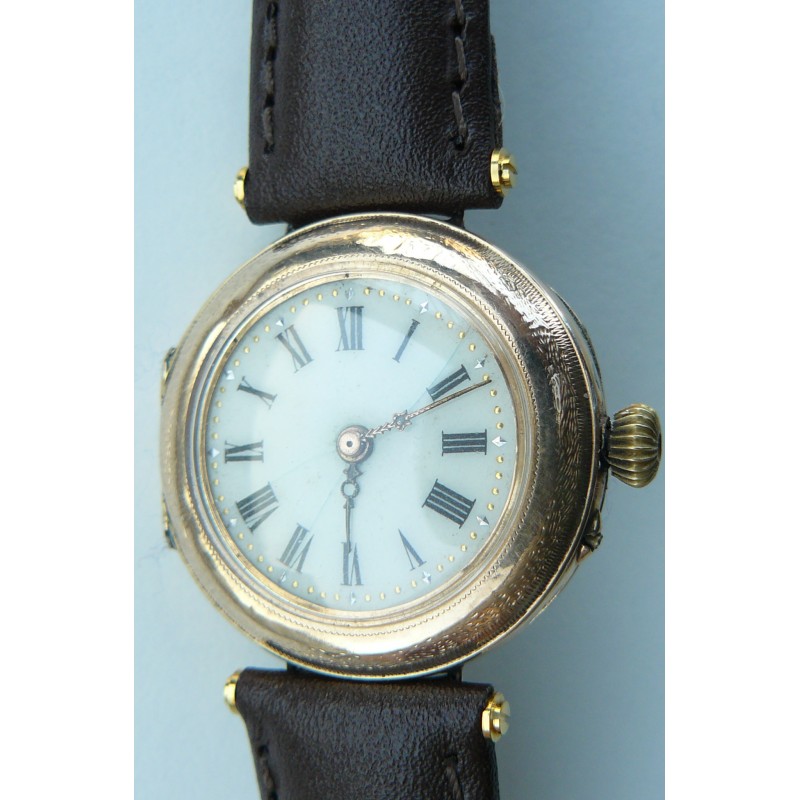 Precioso reloj de pulsera, de oro 14K de la marca Certina suizo
